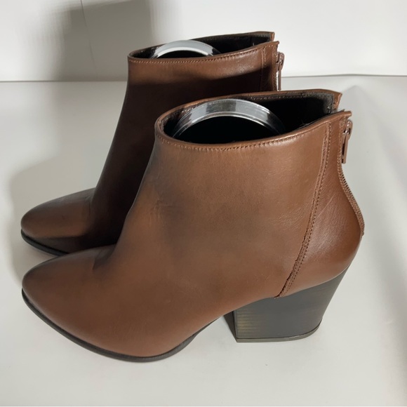 Summit by White Mountain Brown Leather Back Zipper Heeled Ankle Boots Size 40 - Picture 7 of 16